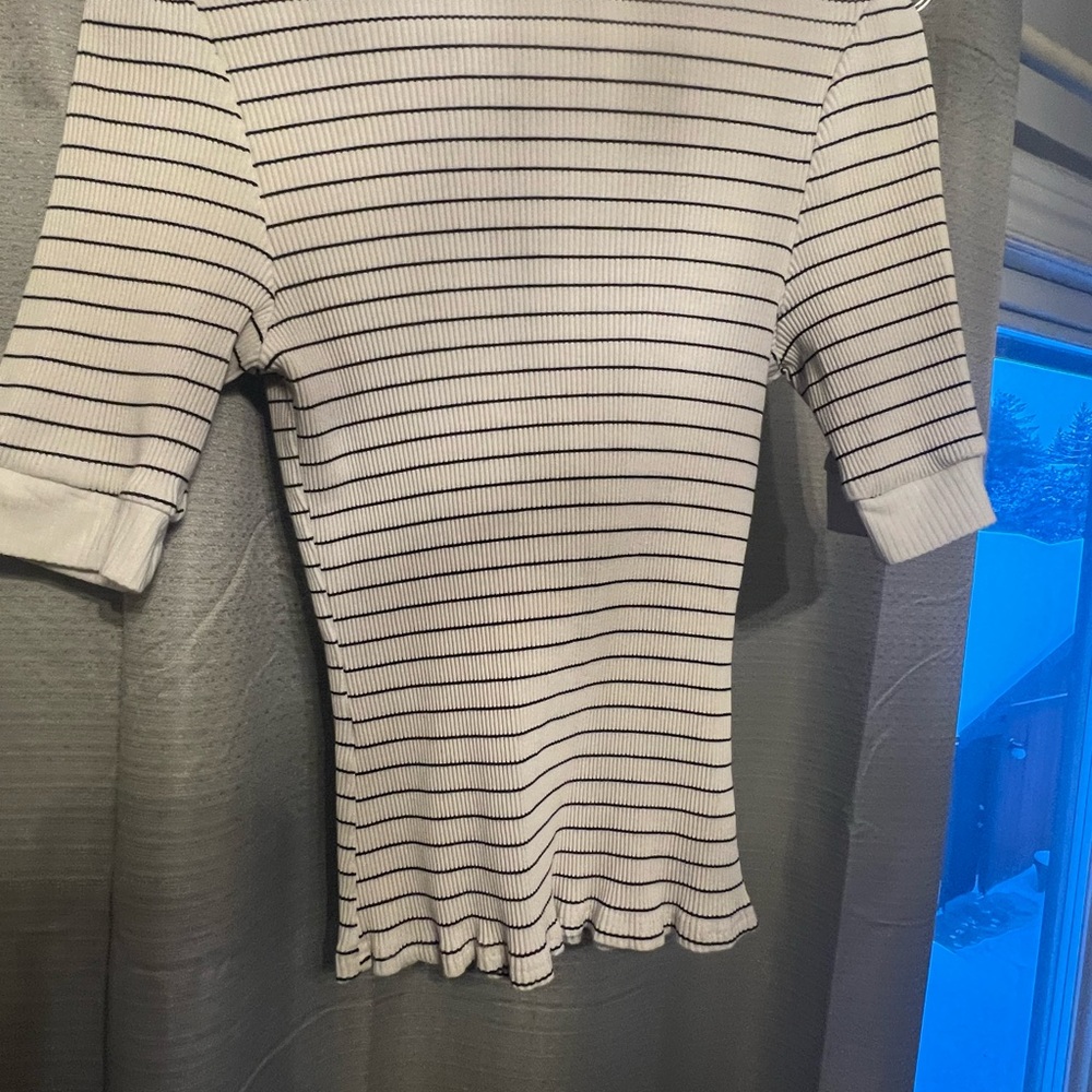Striped V-Neck Ribbed Top - Picture 3 of 3